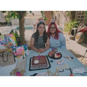 Meet your Posher, Damaris